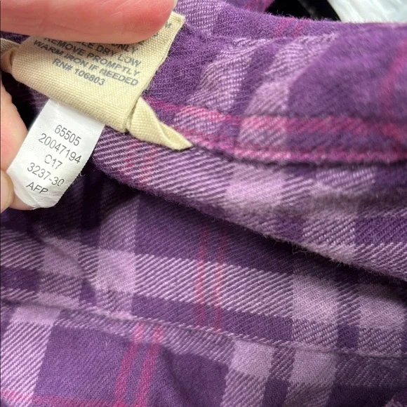 Duluth Trading purple flannel, M - Picture 8 of 12
